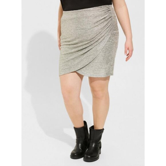 NWT Torrid Mini Foil Knit Tulip Skirt with Ruching in Silver Size 10 - Picture 8 of 11